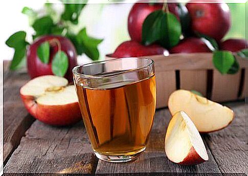 Get rid of sweaty feet smell with apple cider vinegar