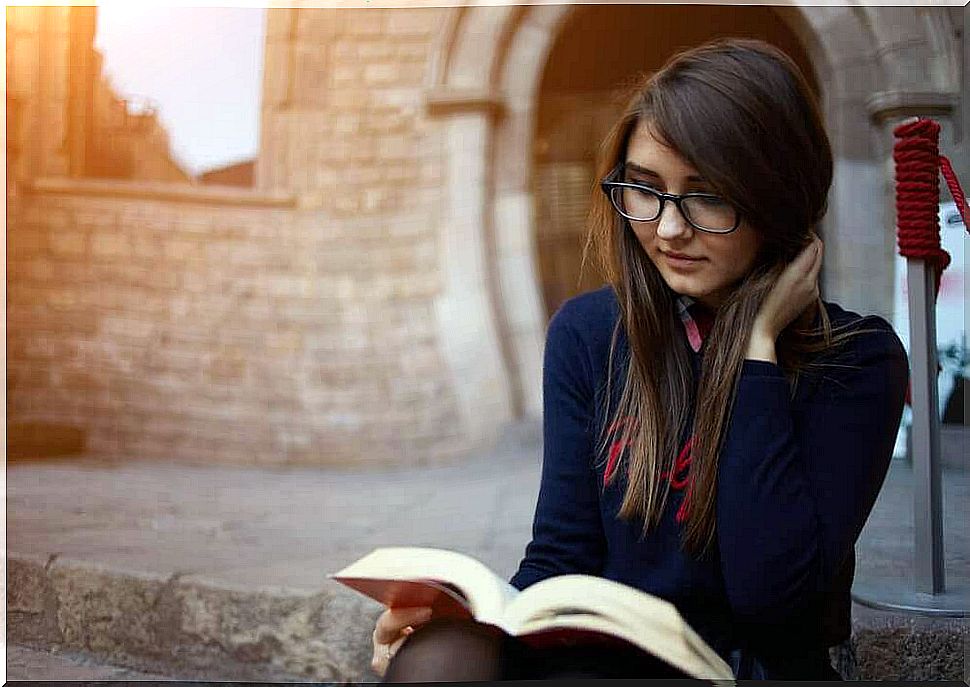 4 benefits of reading that improve your body's overall health