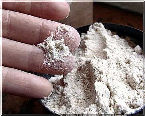 Fighting parasites with diatomaceous earth