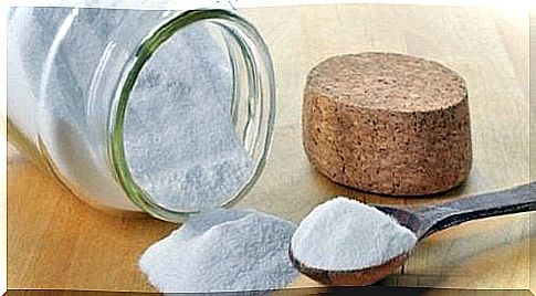 How to make mixture of water and baking soda