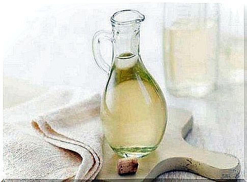 Eliminate dark spots with vinegar