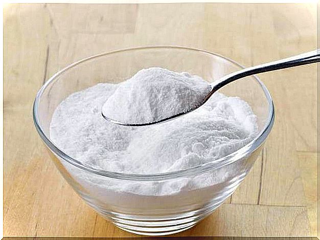 Baking soda on a spoon