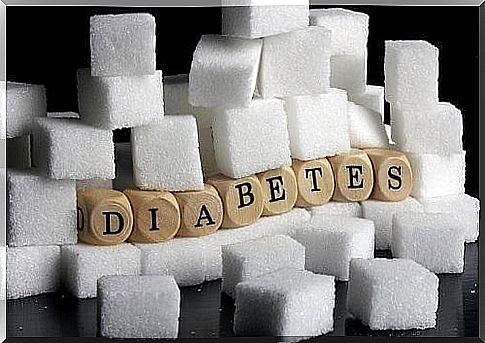 Sugar cubes and letters that spell diabetes