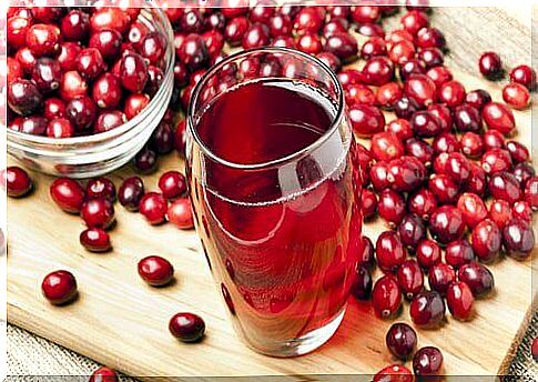 Natural remedies for varicose veins and telangiectasias such as cranberries