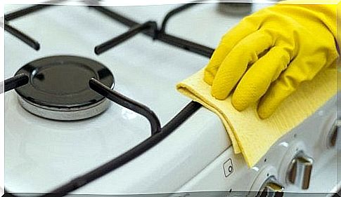 Clean the stove naturally