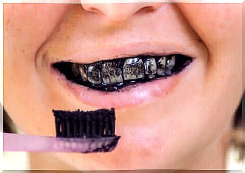 Risks of Activated Charcoal to Your Oral Health