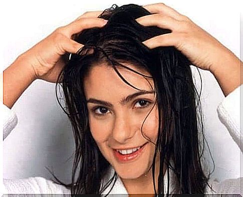 Massage the scalp to stop hair loss