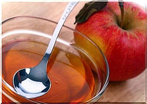 Apple cider vinegar to relieve swollen legs