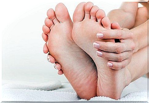 Treat sweaty feet naturally