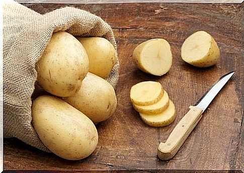Potatoes with peeler