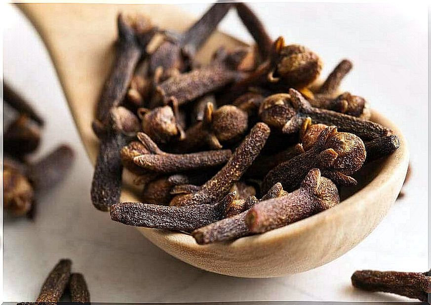 A sore throat?  Chew on cloves