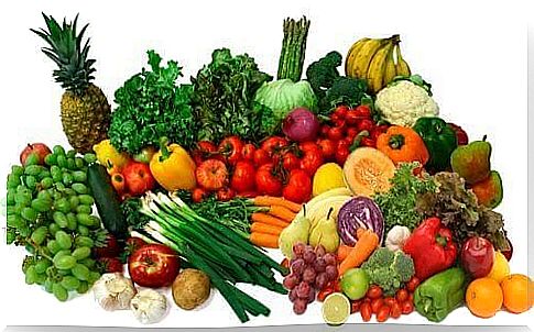 A deficiency of vitamins and minerals due to too little fruit and vegetables